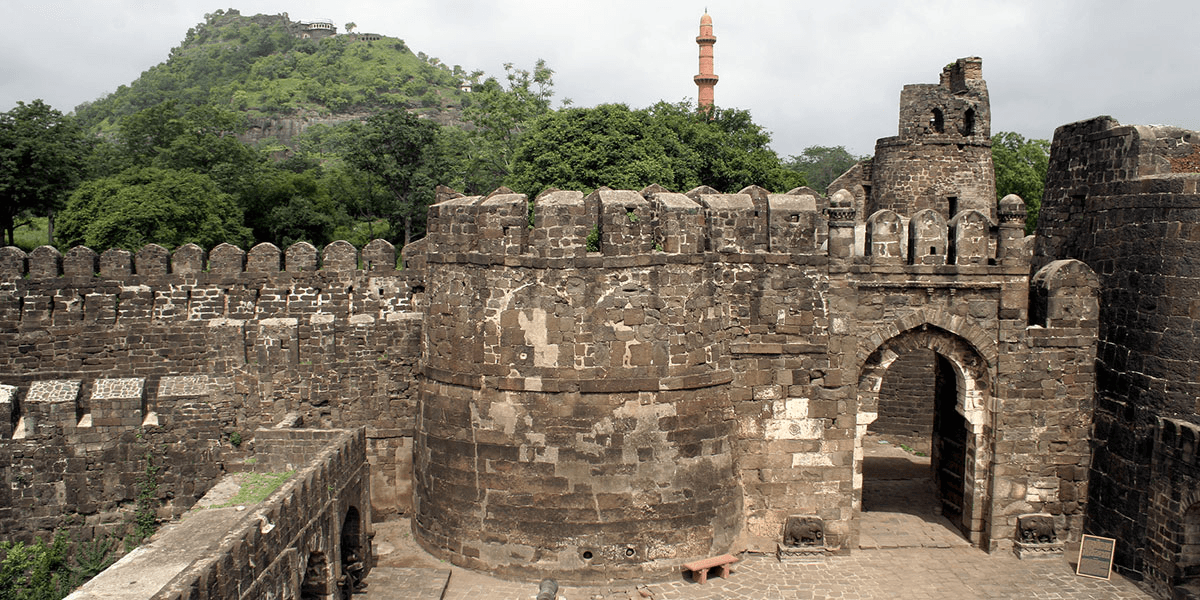 Illustration for Daulatabad Fort Historical Significance (Medieval Fort)