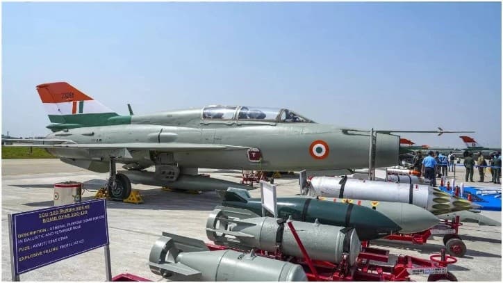 Illustration for IAF Retires Last MiG-21 Squadrons (MiG-21 Fighter Jet)