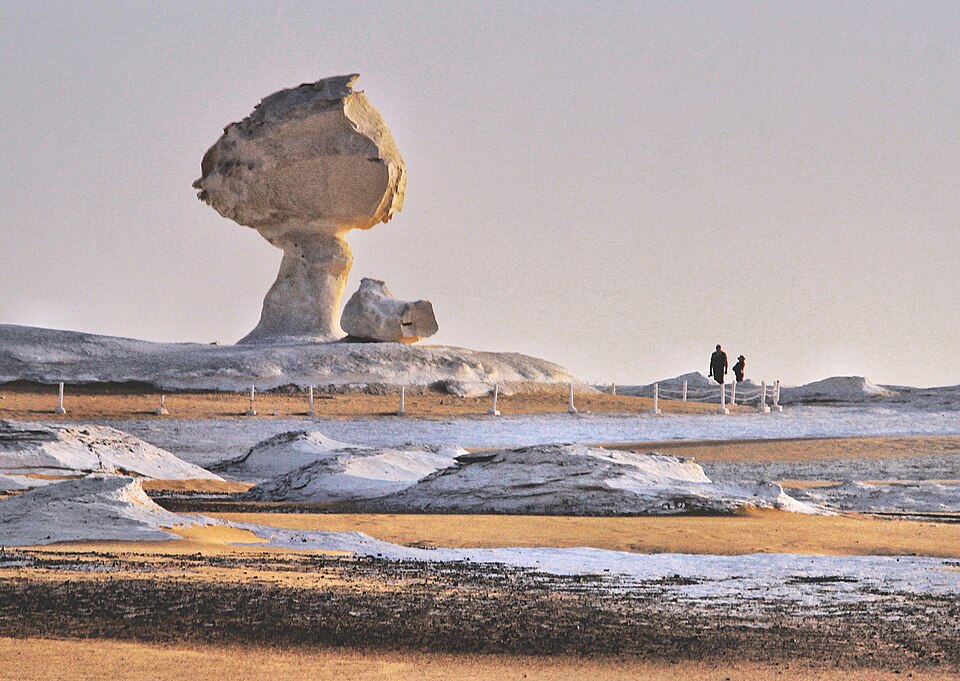 A wind-sculpted mushroom (pedestal) rock formed by desert physical weathering